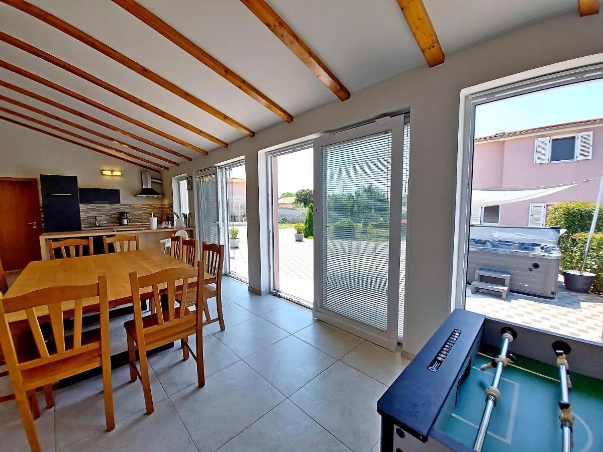 Villa Mattea 0*, Galizana Croatia