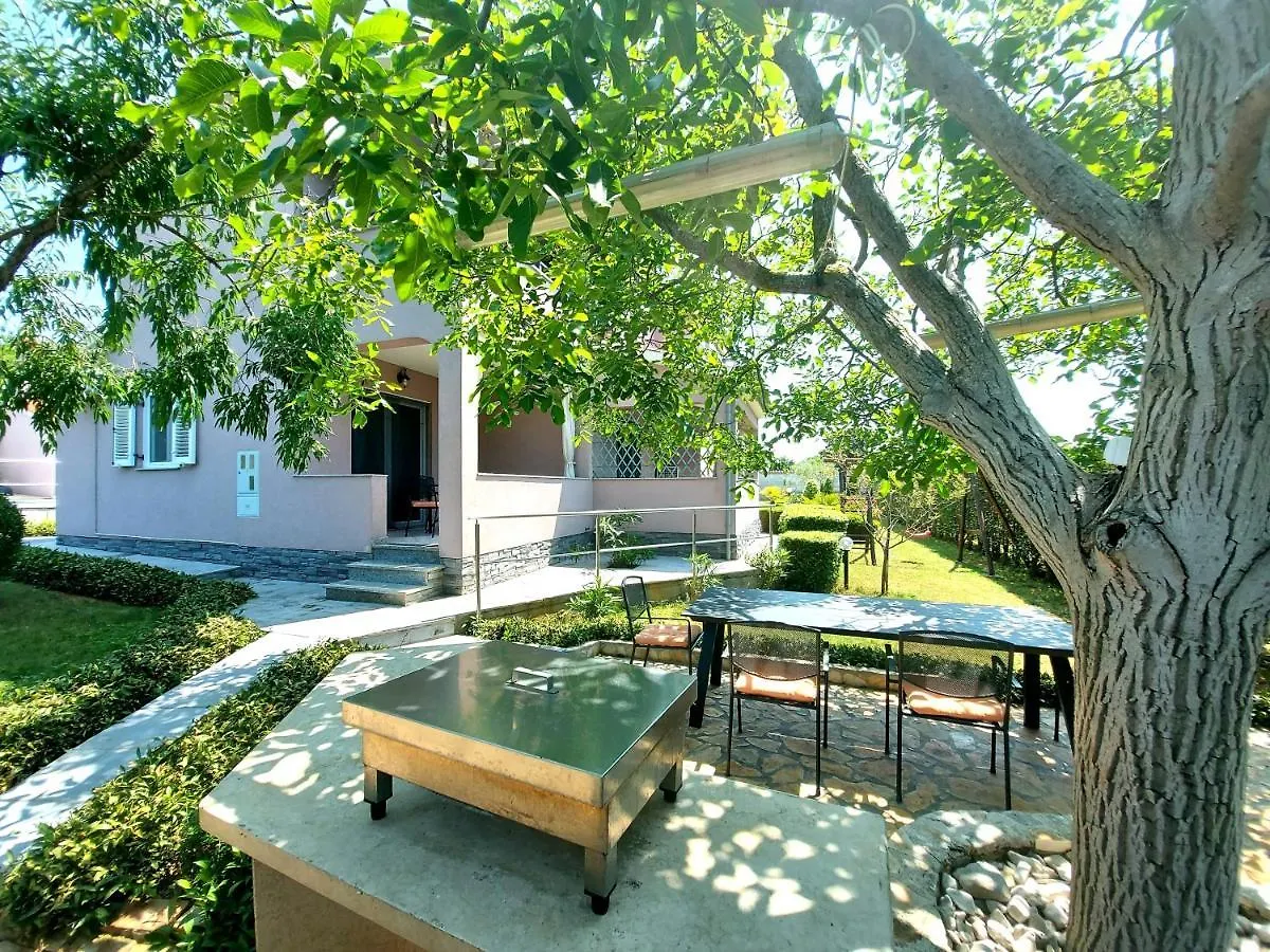 Villa Mattea 0*, Galizana