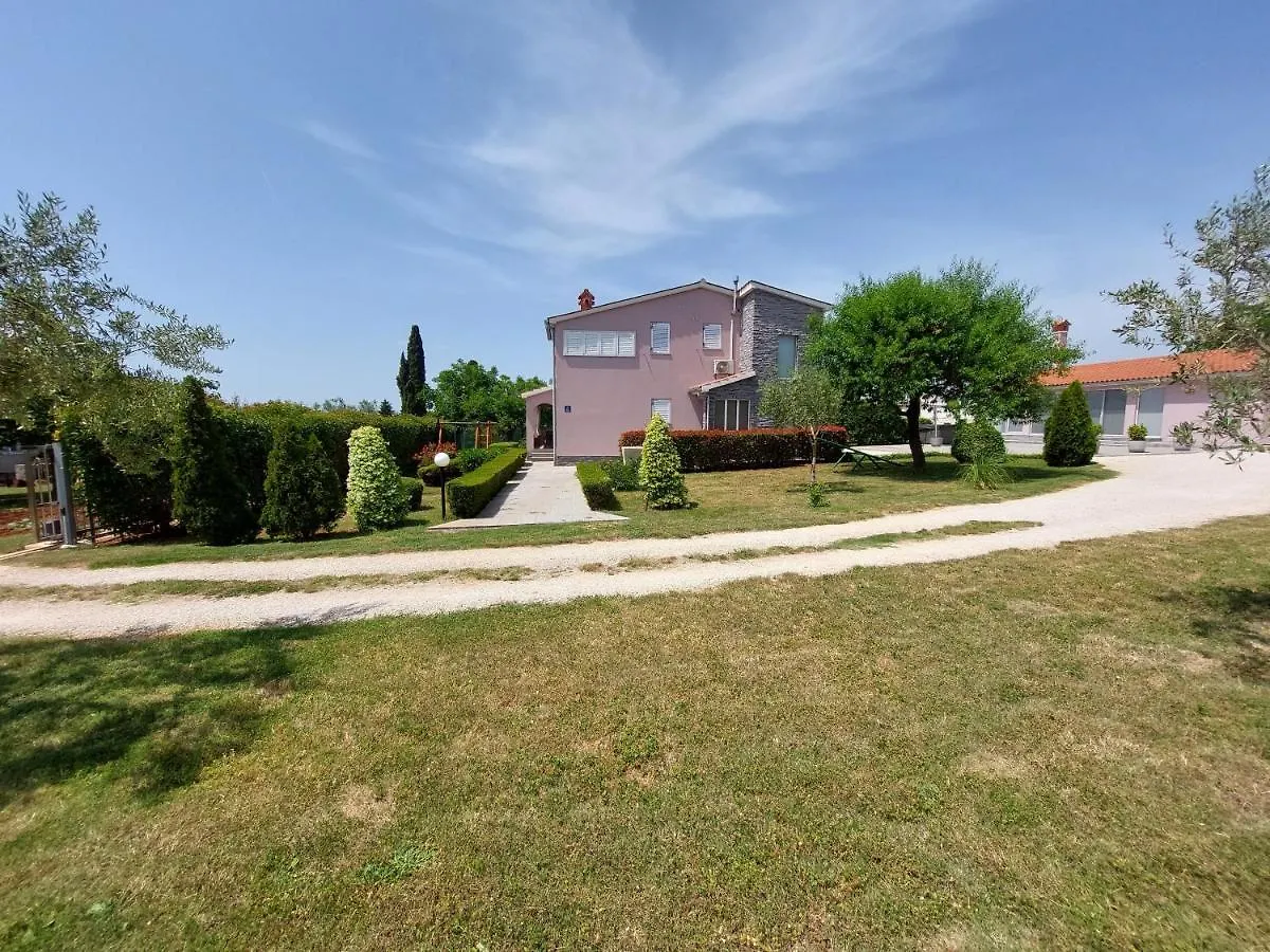 Villa Mattea 0*, Galizana Croatia